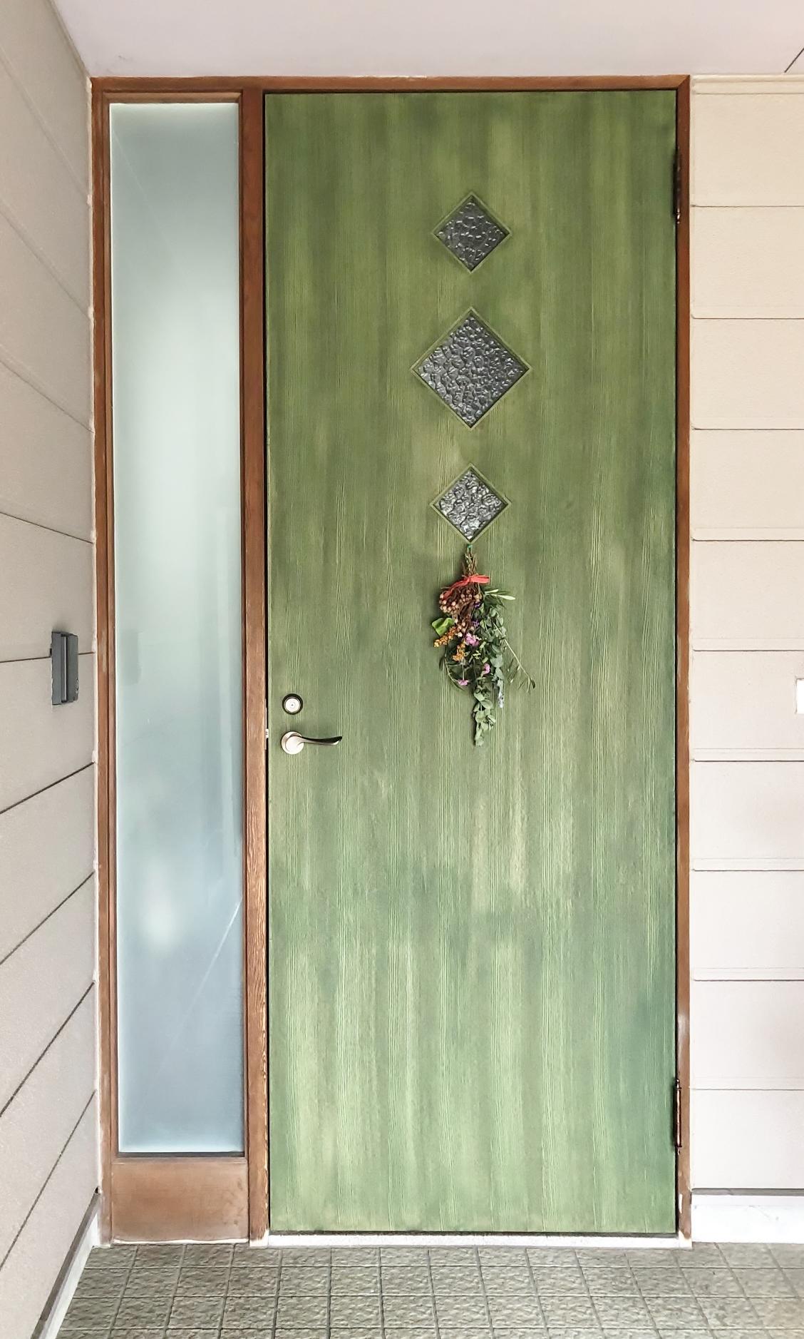 木製玄関ドアとトイレのリフォーム | 金沢市｜LIXILリフォームショップ