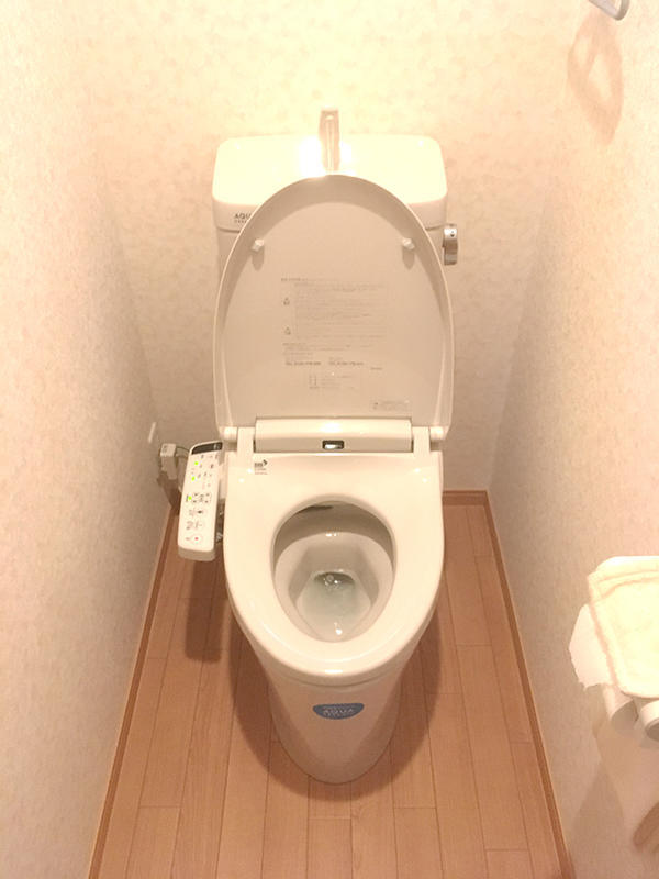2階のトイレもシャワートイレへ | 京都市西京区｜LIXILリフォームショップ