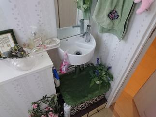 施工前　トイレ手洗い場