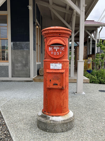 丸形ポスト(湯浅駅).jpg