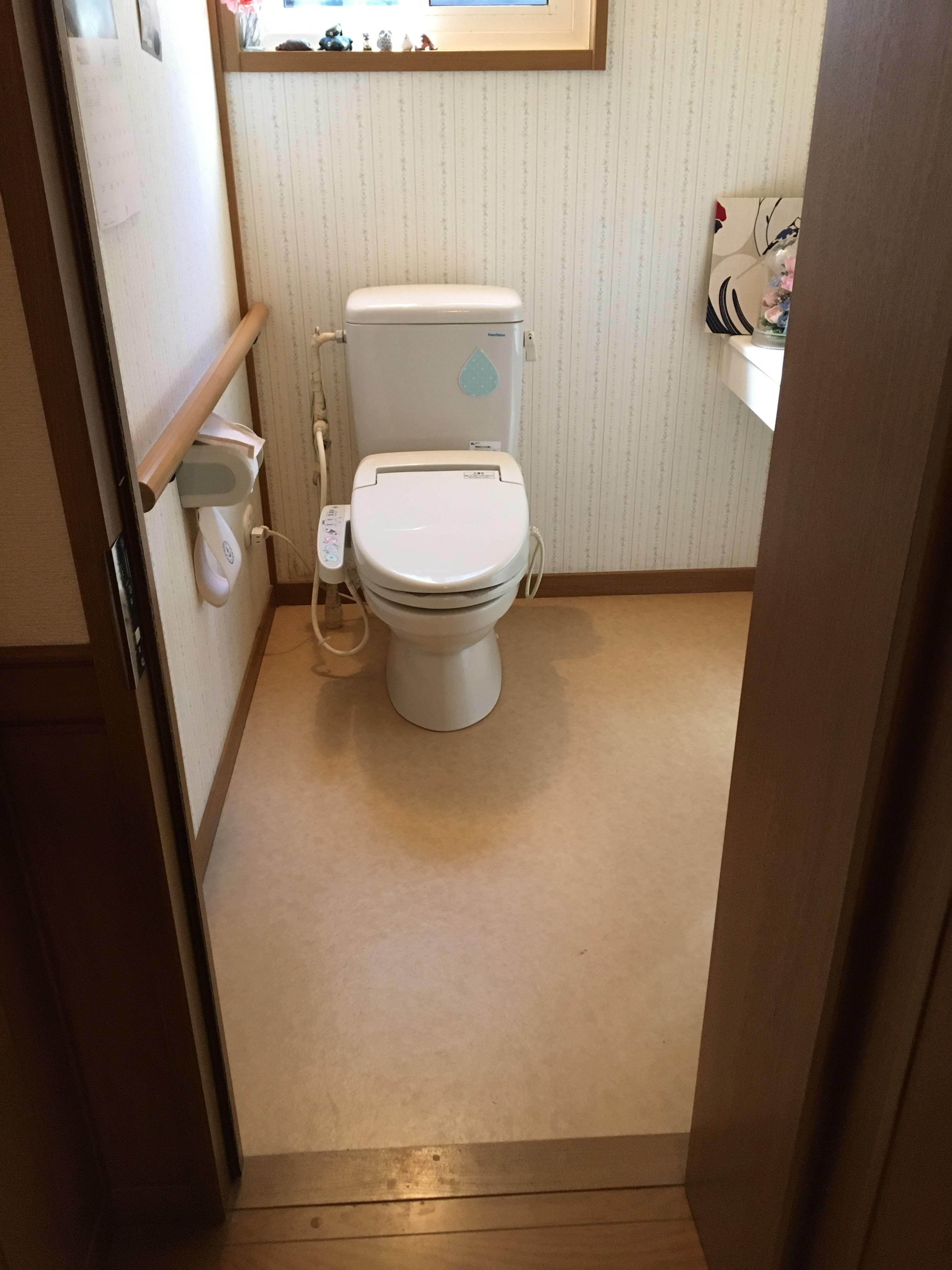 安曇野のリフォーム＆新築｜20年以上使用したトイレを、最新&節水タイプにリフォーム｜トイレ・洗面施工事例