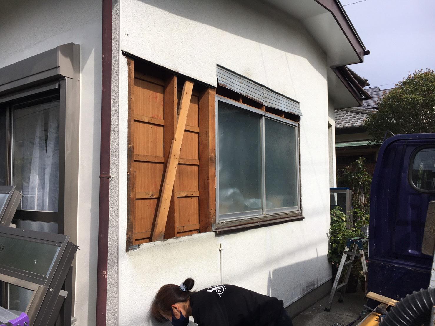 木製雨戸からアルミシャッターへ 藤沢市