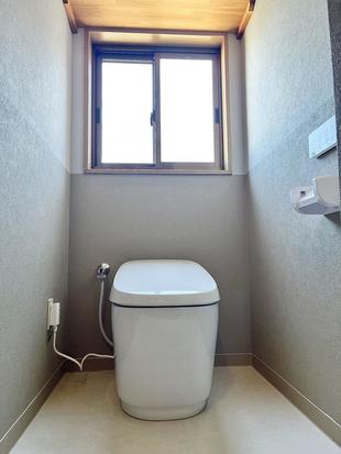 鳥取市:トイレ空間全体をリフォームして、便利で快適なトイレ空間に